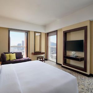 Suite executive